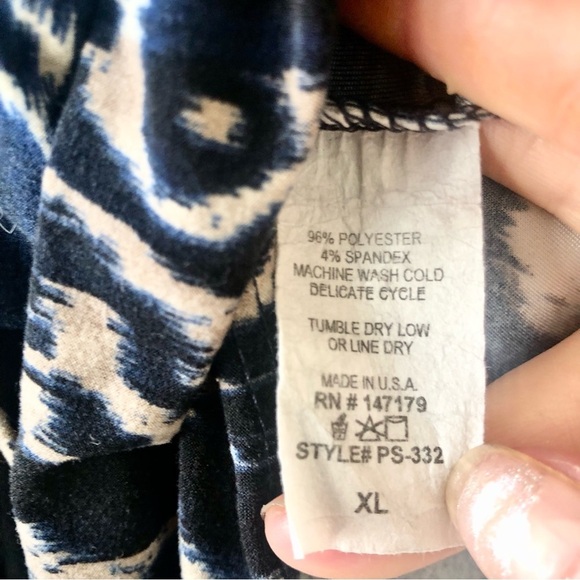 Abbeline navy blue geometric tie dye print romper size XL - Picture 7 of 8